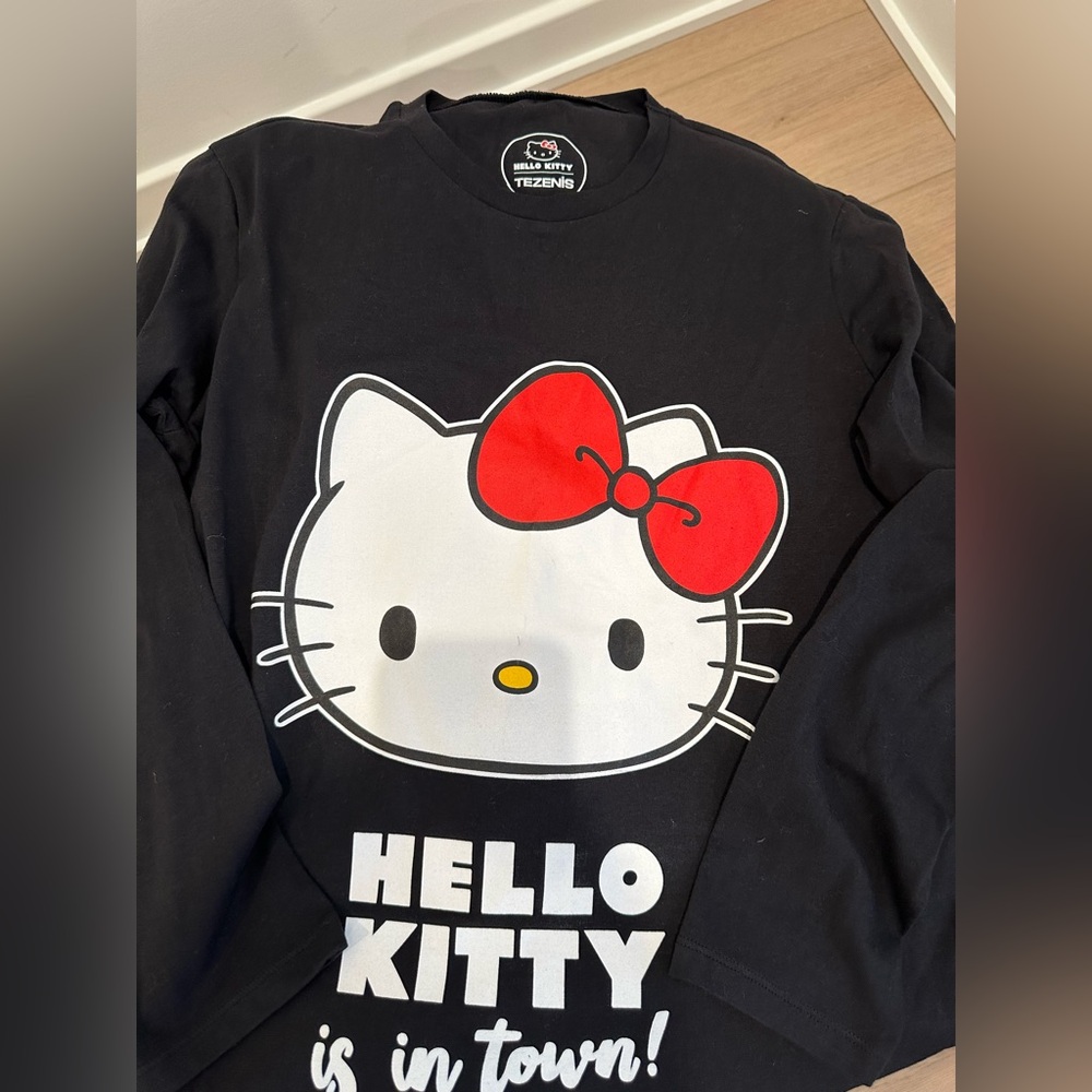 Hello Kitty Pajama Set - Picture 4 of 4
